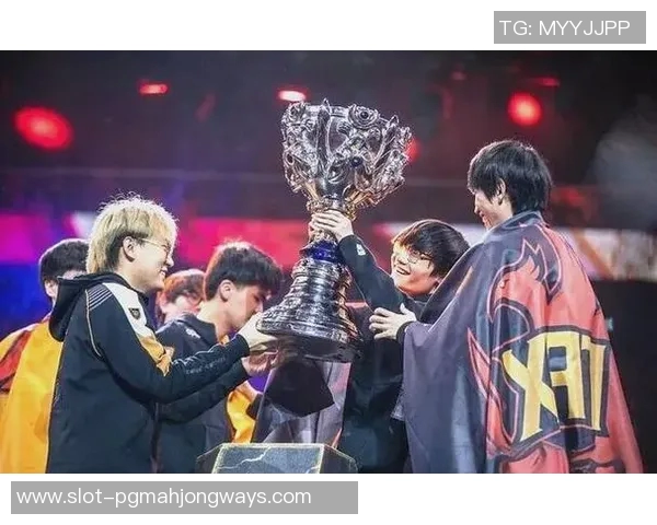 英雄联盟中的传奇逆袭之路FPX战队的辉煌崛起与奋斗历程